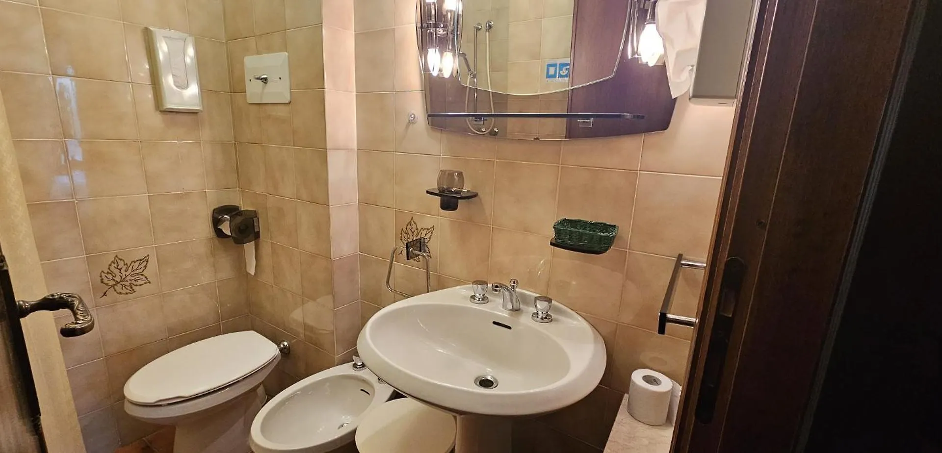 Hotel Garden Torri Del Benaco 2*,  Italy