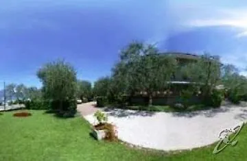 Hotel Garden Torri Del Benaco 2*,