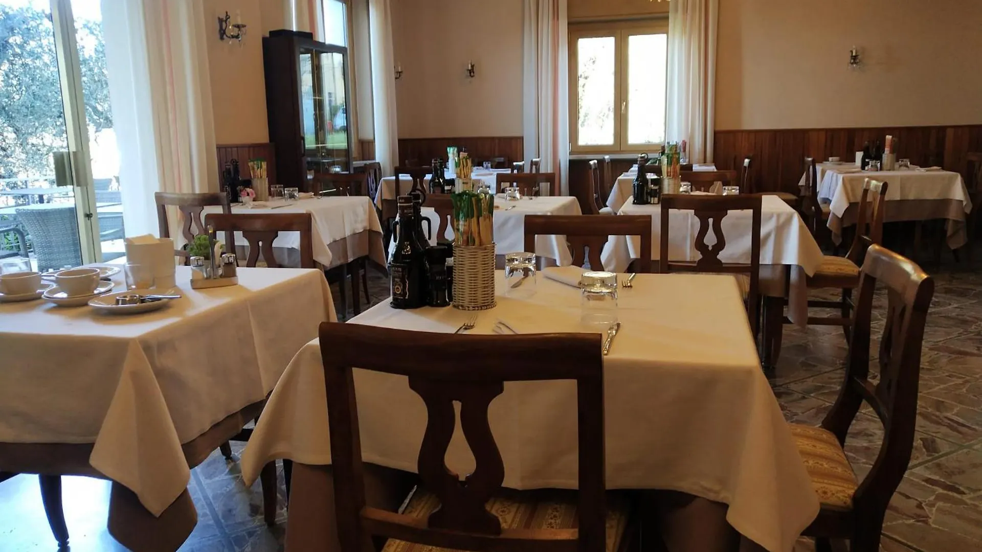 Hotel Garden Torri Del Benaco 2*,  Italy