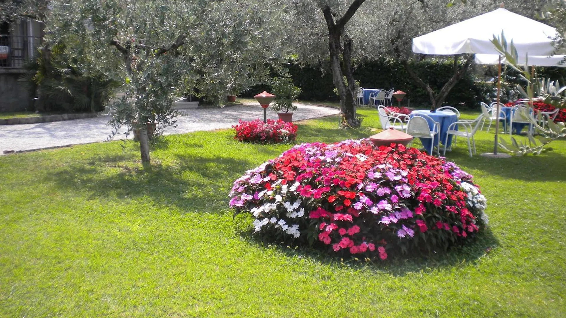 **  Hotel Garden Torri Del Benaco Italy